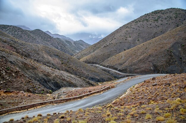 Montagna marocchina e la strada di montagna