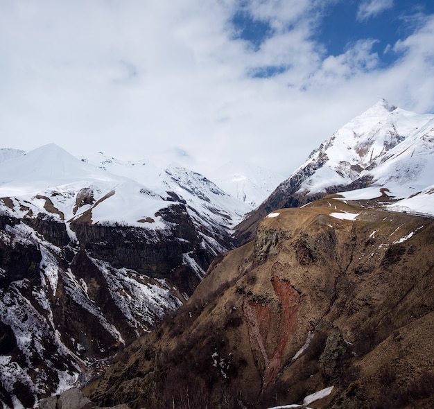 Montagne a Gudauri, Georgia, bellissimo paesaggio