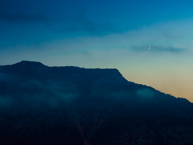 Montagne blu in Turchia Antalia alla notte