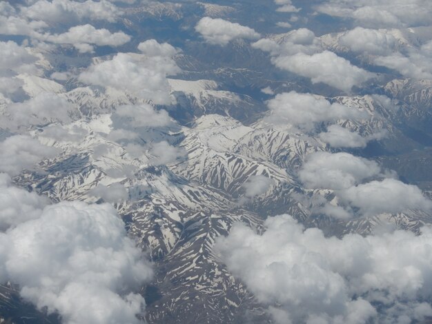 Montagne caucasiche, vista dall'aereo