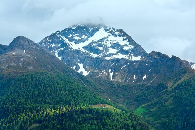 Montagne delle alpi di estate, Austria, vista alle dolomia italiane