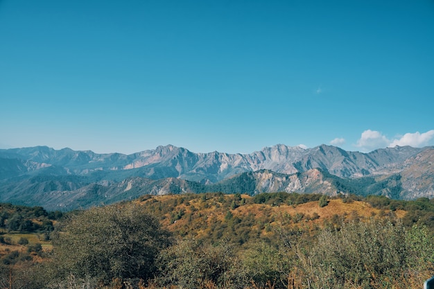 montagne e cielo sereno