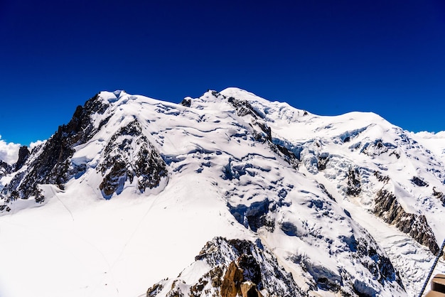 Montagne innevate Chamonix Mont Blanc Alpi dell'Alta Savoia Francia