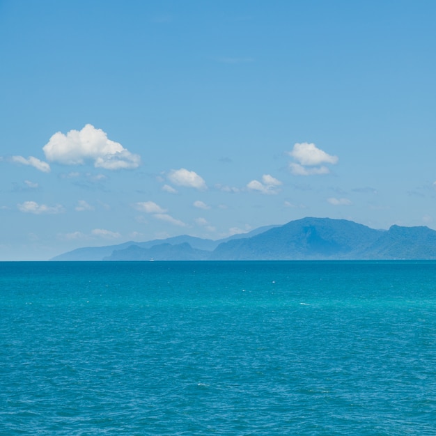 Montagne, mare e cielo