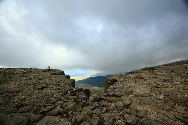 montagne rocce pietre nebbia paesaggio, sfondo minimalismo