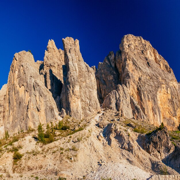 Montagne Rocciose al tramonto