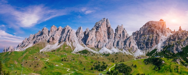 Montagne Rocciose al tramonto.