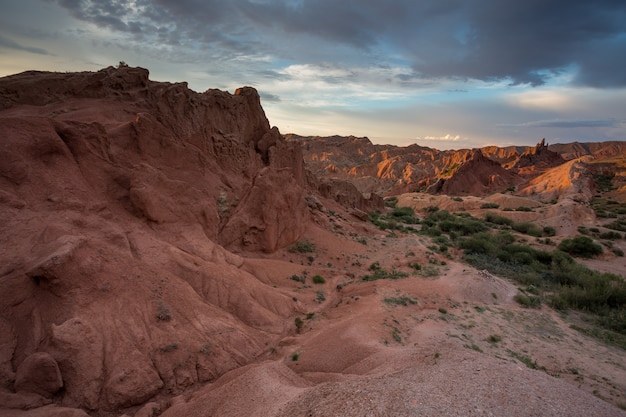 Montagne rosse, fiaba del canyon, Kirghizistan