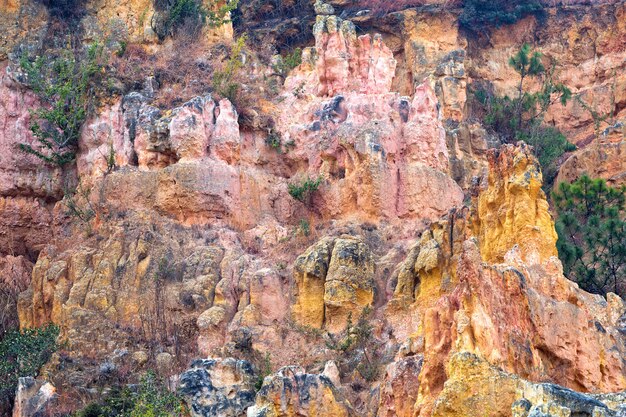 Montagne variopinte dell&#39;arenaria in Cina