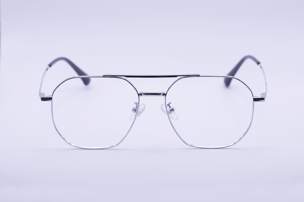 Montature per occhiali in metallo e plastica, protezione solare e protezione per gli occhi.