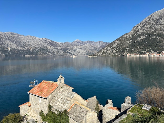 Montenegro Fort Verige mare Boca Kotor Bay Perast Chiesa di Nostra Signora degli Angeli muschio pietre mattoni nat