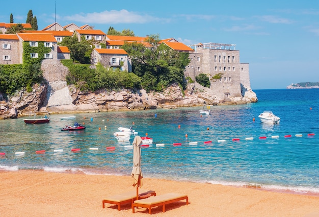 Montenegro, hotel costoso di bellezza a Sveti Stefan - Balcani Europa