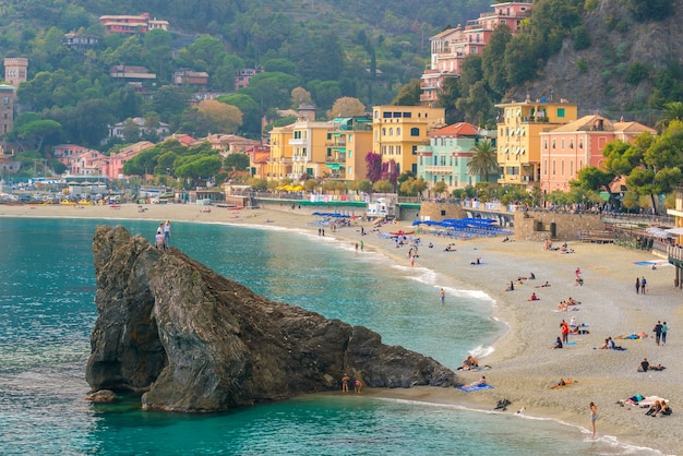 Monterosso al Mare, antichi borghi marinari delle Cinque Terre sulla Riviera italiana in Italia