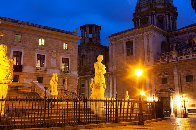 Monumentale Fontana Pretoria in Piazza Pretoria