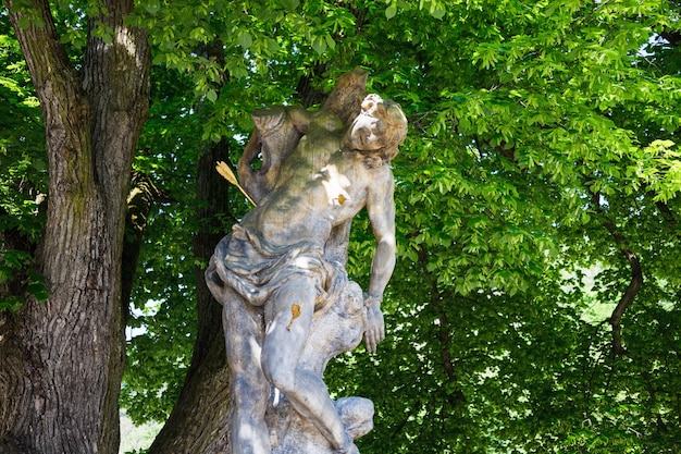 Monumento a un uomo trafitto da una freccia