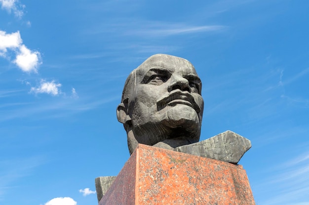 Monumento a Vladimir Lenin a Kirzhach