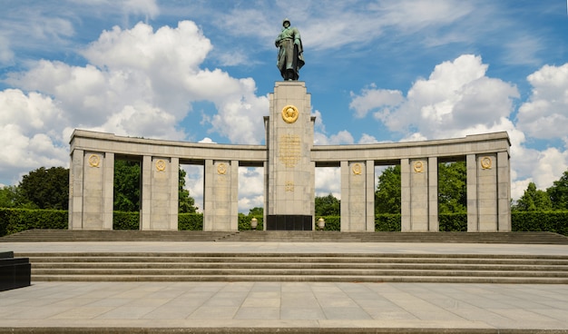 Monumento ai soldati sovietici a Berlino