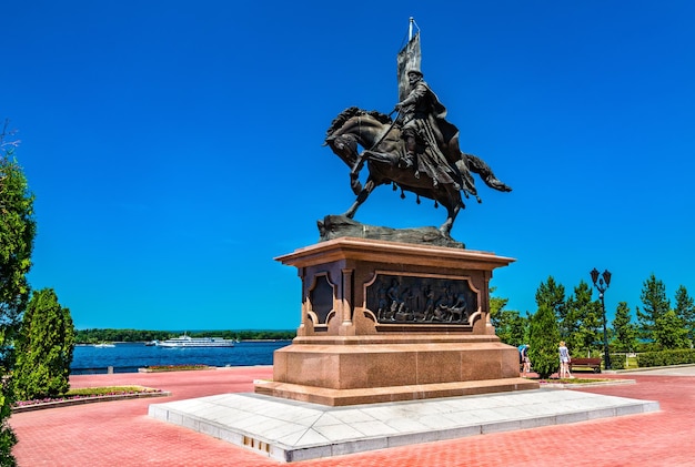 Monumento al principe Grigory Zasekin il fondatore di Samara in Russia