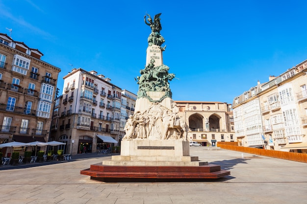 Monumento alla battaglia o La batalla de Vitoria presso la piazza Virgen Blanca a Vitoria-Gasteiz, Spagna