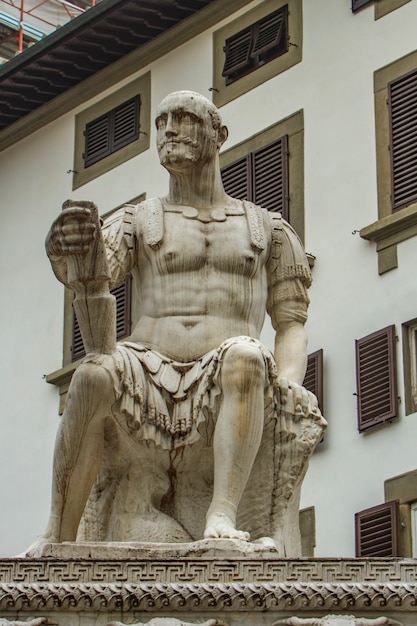 Monumento di Giovanni delle Bande Nere a Firenze