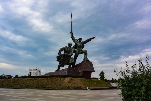 Monumento Soldato e Marinaio a Capo Khrustalny a Sebastopoli Agosto 2019 Crimea Russia