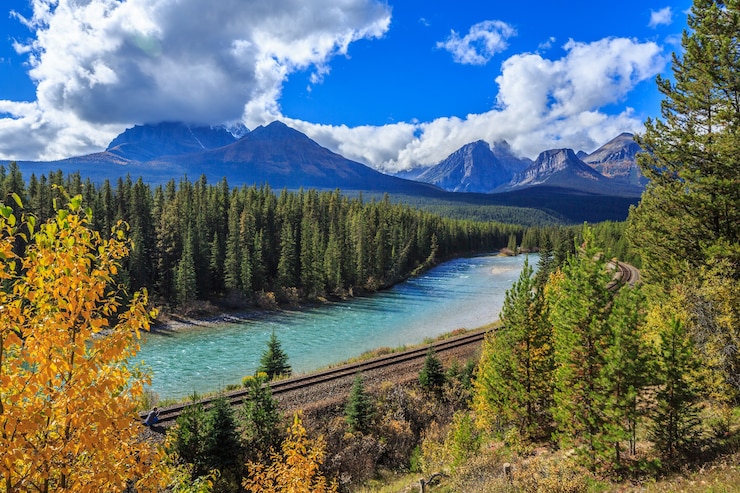 Photo morants curve bow valley parkway banff national park alberta canada