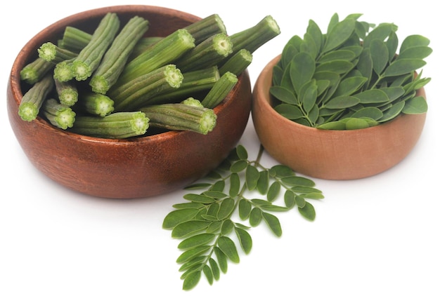 Moringa commestibile con foglie fresche