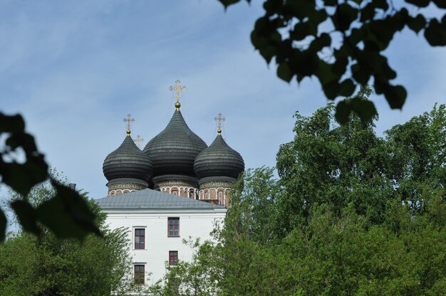 MOSCA, RUSSIA - 23 maggio 2021: vista della Cattedrale dell'Intercessione della Santissima Theotokos sull'isola Izmailovsky a Mosca