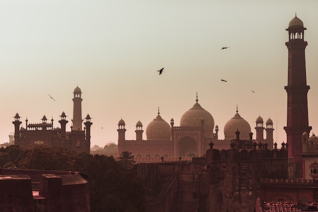 Moschea Badshahi vista Lahore vista al tramonto