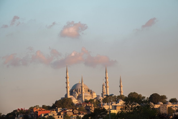 Moschea in stile ottomano a Istanbul