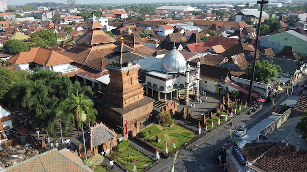 Moschea Menara Kudus in Indonesia. La moschea è l'acculturazione tra l'Islam e l'induismo.