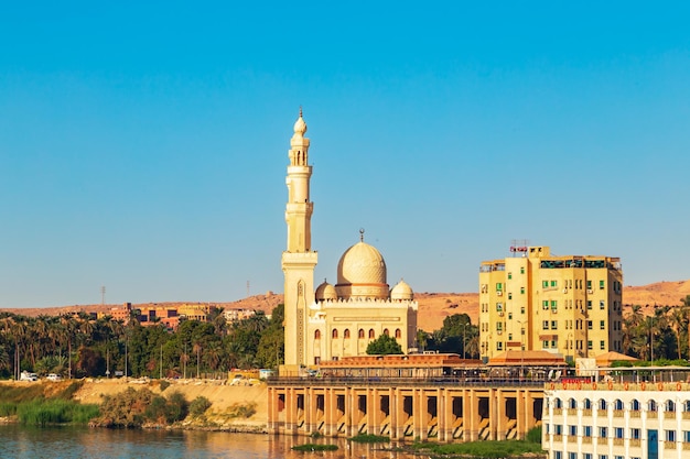 Moschea sul lungomare di Aswan