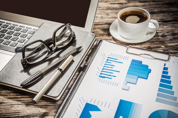 Mostrando affari e relazione finanziaria. Contabilità