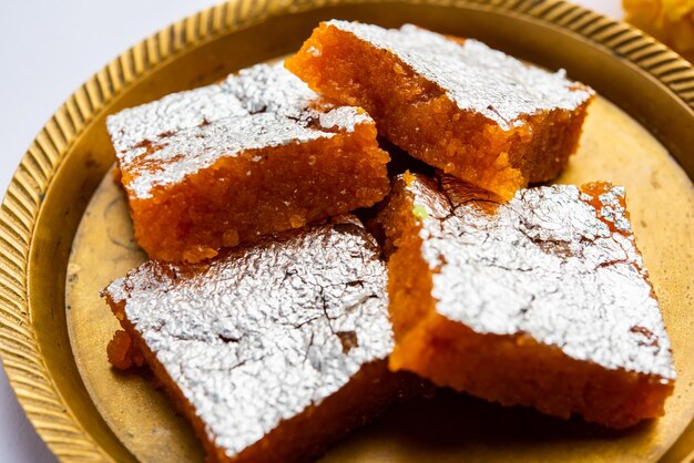 Moti Pak o Motichur barfimotichoor burfi è un popolare dolce indiano per un'occasione speciale di diwali