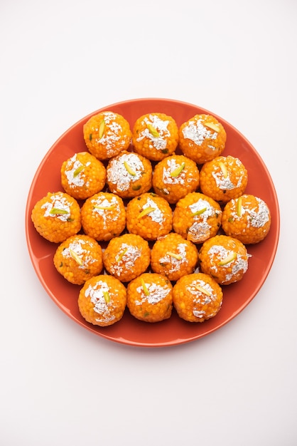 Motichoor indiano dolce laddooÃƒÂ‚Ã‚Â o Bundi laddu fatto di farina di ceci palline molto piccole o boondis che vengono fritte e imbevute di sciroppo di zucchero prima di fare le palline