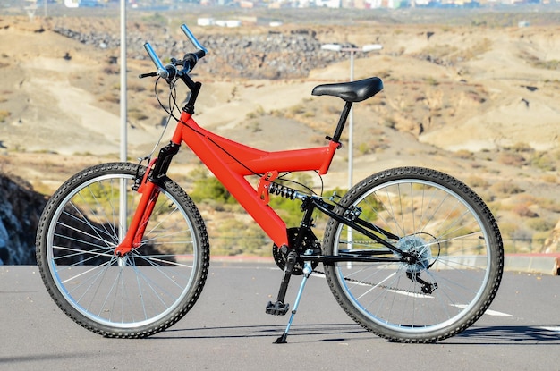 Mountain bike a sospensione completa