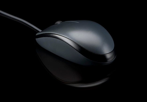 Mouse per computer moderno su sfondo nero