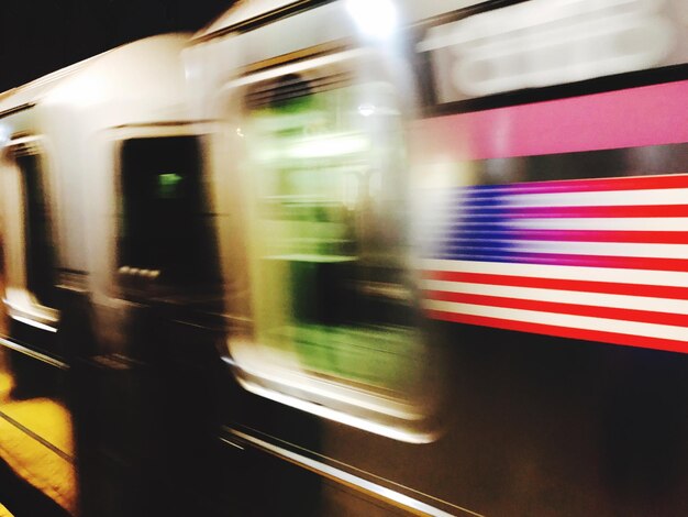 Movimento sfocato del treno