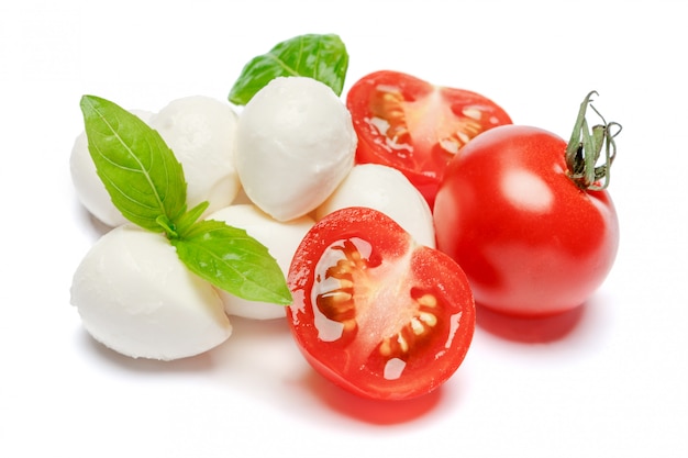 Mozzarella e pomodori italiani. Ingridienti di insalata caprese