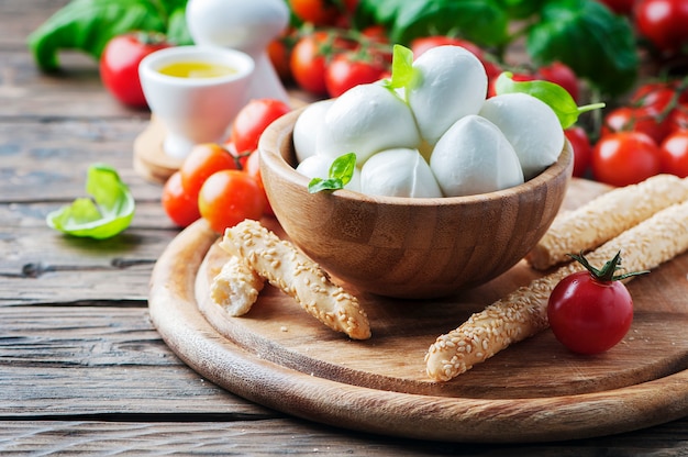 Mozzarella italiana con pomodoro e basilico