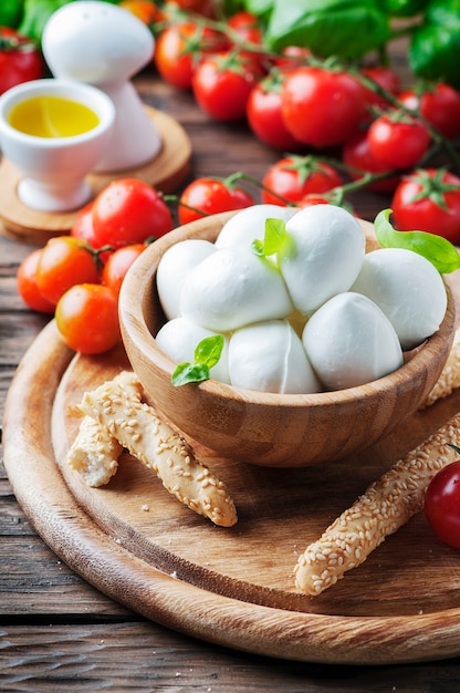 Mozzarella italiana con pomodoro e basilico