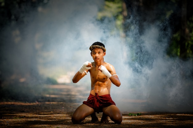 Muay thai o thai boxe in Thailandia