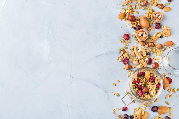 Muesli di muesli di cereali fatti in casa sani per colazione