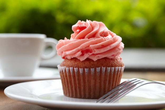 Muffin alla fragola e caffè