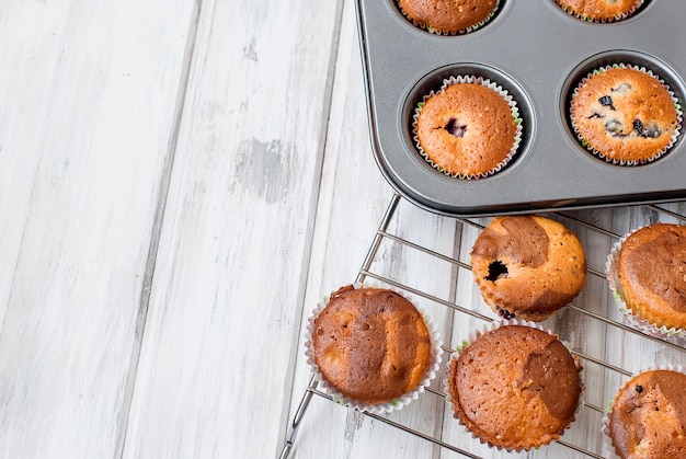 Muffin fatti in casa con cioccolato e vaniglia