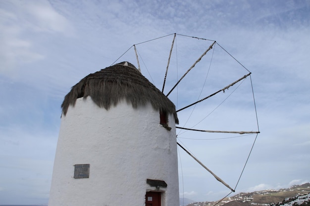 Mulini a vento sull'isola di Mykonos in Grecia