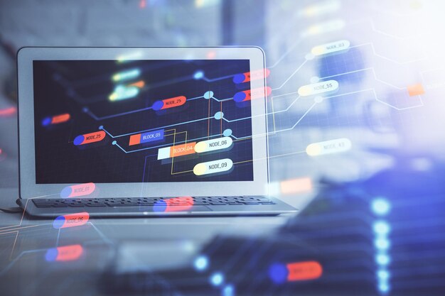 Multi eksposur komputer desktop dan hologram tema teknologi Konsep pengembangan perangkat lunak