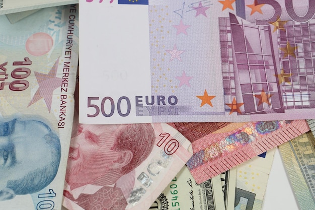 Multi Euro Dolar contanti e monete Diversi tipi di banconote di nuova generazione bitcoin lira turca