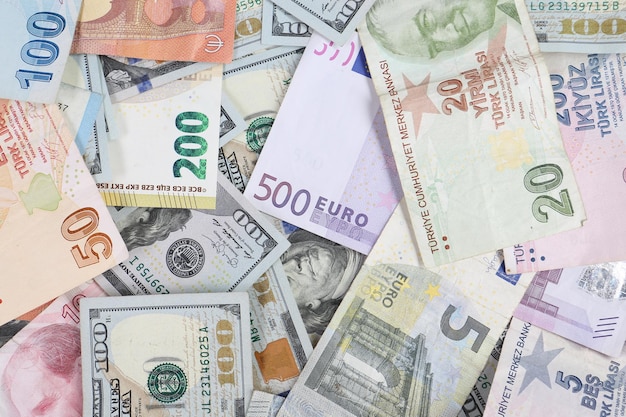 Multi Euro Dolar contanti e monete Diversi tipi di banconote di nuova generazione bitcoin lira turca