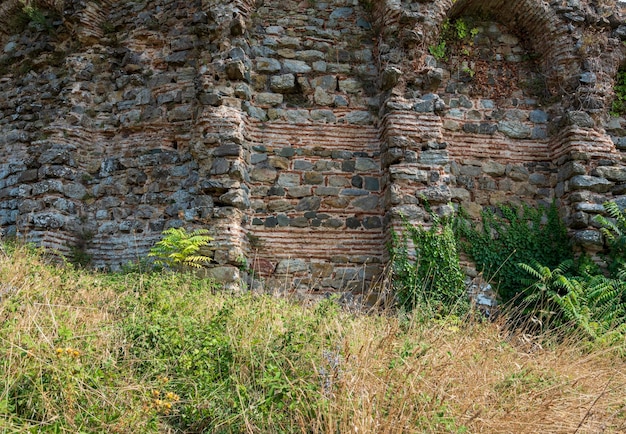 Mura del castello di Yoros